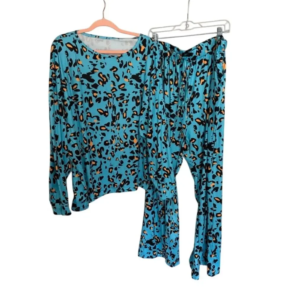 Lot of 2 Women’s Pajama Sets Size 5X Animal & Space Print